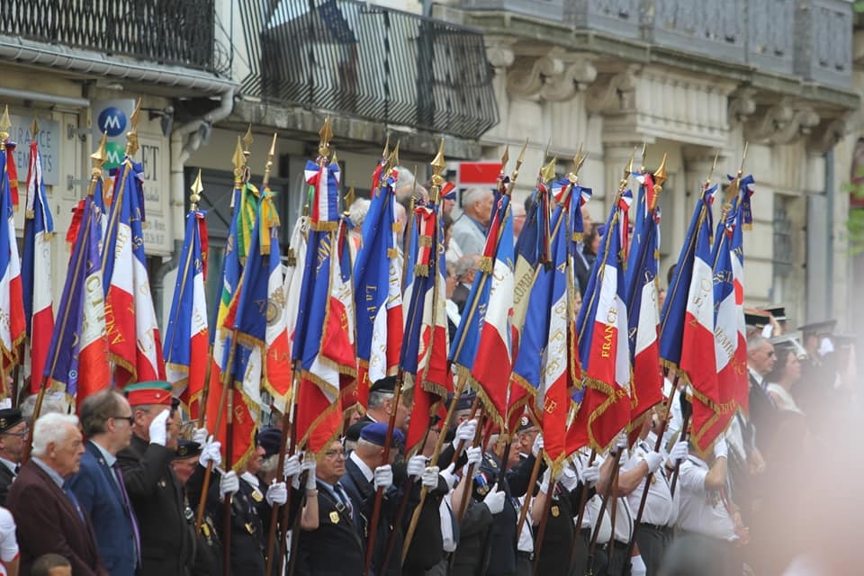 Porte-drapeau de France  ANTTRN - association Nationale des