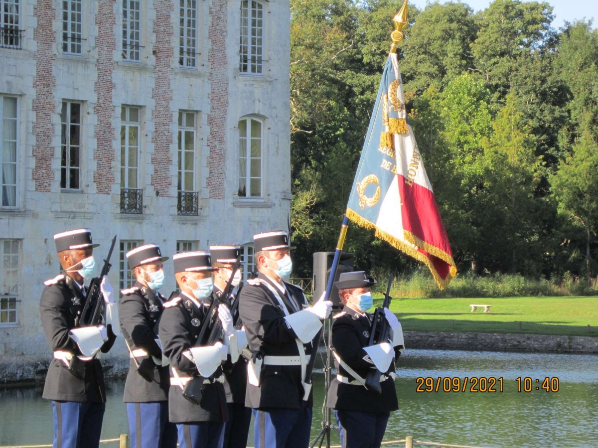 Porte-drapeau de France  ANTTRN - association Nationale des